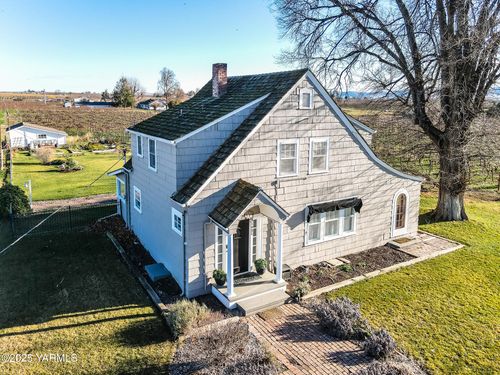 1921 Olmstead Rd, Grandview, WA, 98930-9345 | Card Image