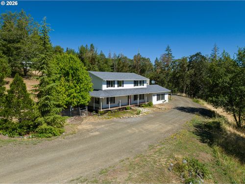 325 Kellisha Ln, Roseburg, OR, 97471-8021 | Card Image