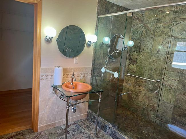West bdrm double shower | Image 26