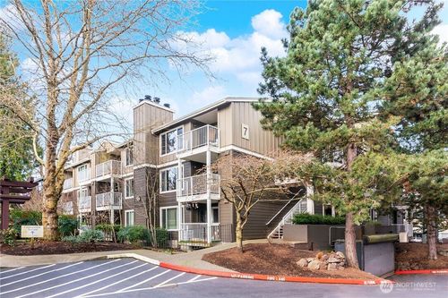 7109-300 N 130th St, Seattle, WA, 98133-7974 | Card Image