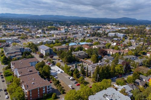 310-3215 Alder St, Saanich, BC, V8X1P3 | Card Image