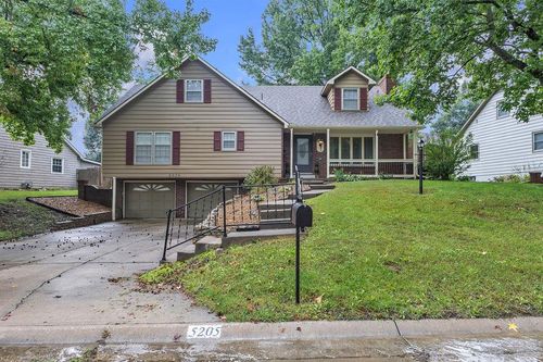 5205 Mockingbird Ln, Saint Joseph, MO, 64506-3380 | Card Image