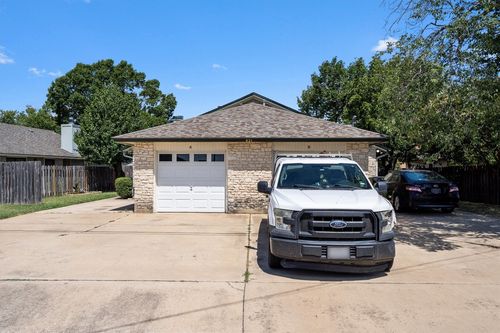 621 Luther Dr, Georgetown, TX, 78628 | Card Image