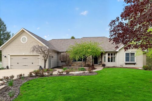 9196 Shade Tree Cir, Galesburg, MI, 49053-9792 | Card Image