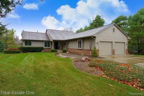 7670 Allen Road, Independence Twp, MI, 48348 | Card Image