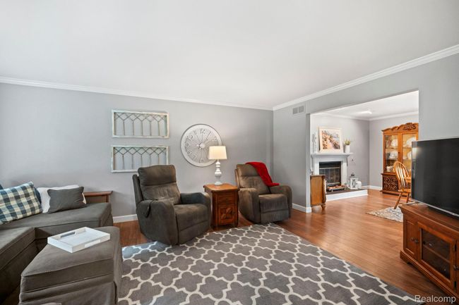 11-web-or-mls-DSC03543.JPG | Image 4