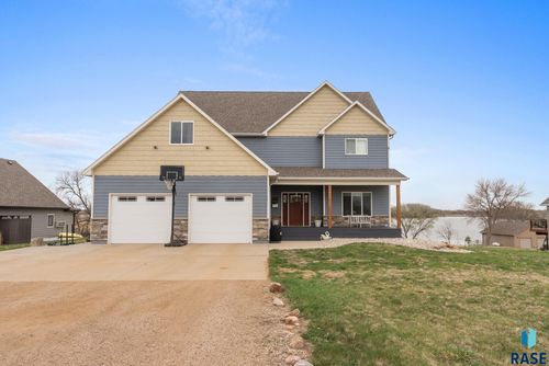 101 Lakeview Dr, Hurley, SD, 57036-2042 | Card Image