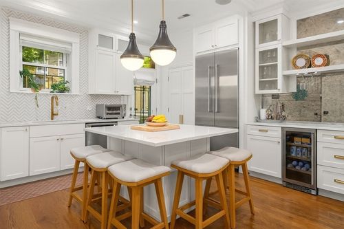 apt-1-34 Dwight St, Boston, MA, 02118-3678 | Card Image