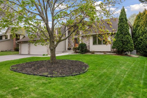 7373 Moonlight Ln, Eden Prairie, MN, 55346-2761 | Card Image