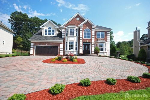 41 Fritz Dr, Sayreville, NJ, 08872-2161 | Card Image