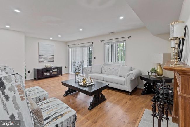 8101-E - 8101 Greenspring Way, Condo with 3 bedrooms, 3 bathrooms and null parking in OWINGS MILLS MD | Image 5