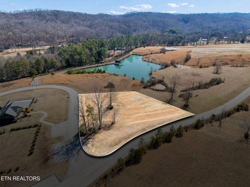 332 Enclave Way, Kingston, TN, 37763-6056 | Card Image