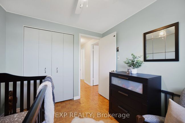 136 Darras Crt, Condo with 5 bedrooms, 2 bathrooms and 1 parking in Brampton ON | Image 23