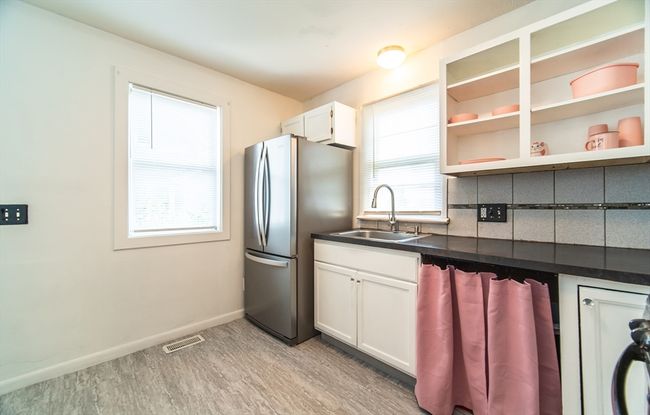 83 Armstrong St, House other with 2 bedrooms, 1 bathrooms and 3 parking in West Springfield MA | Image 11