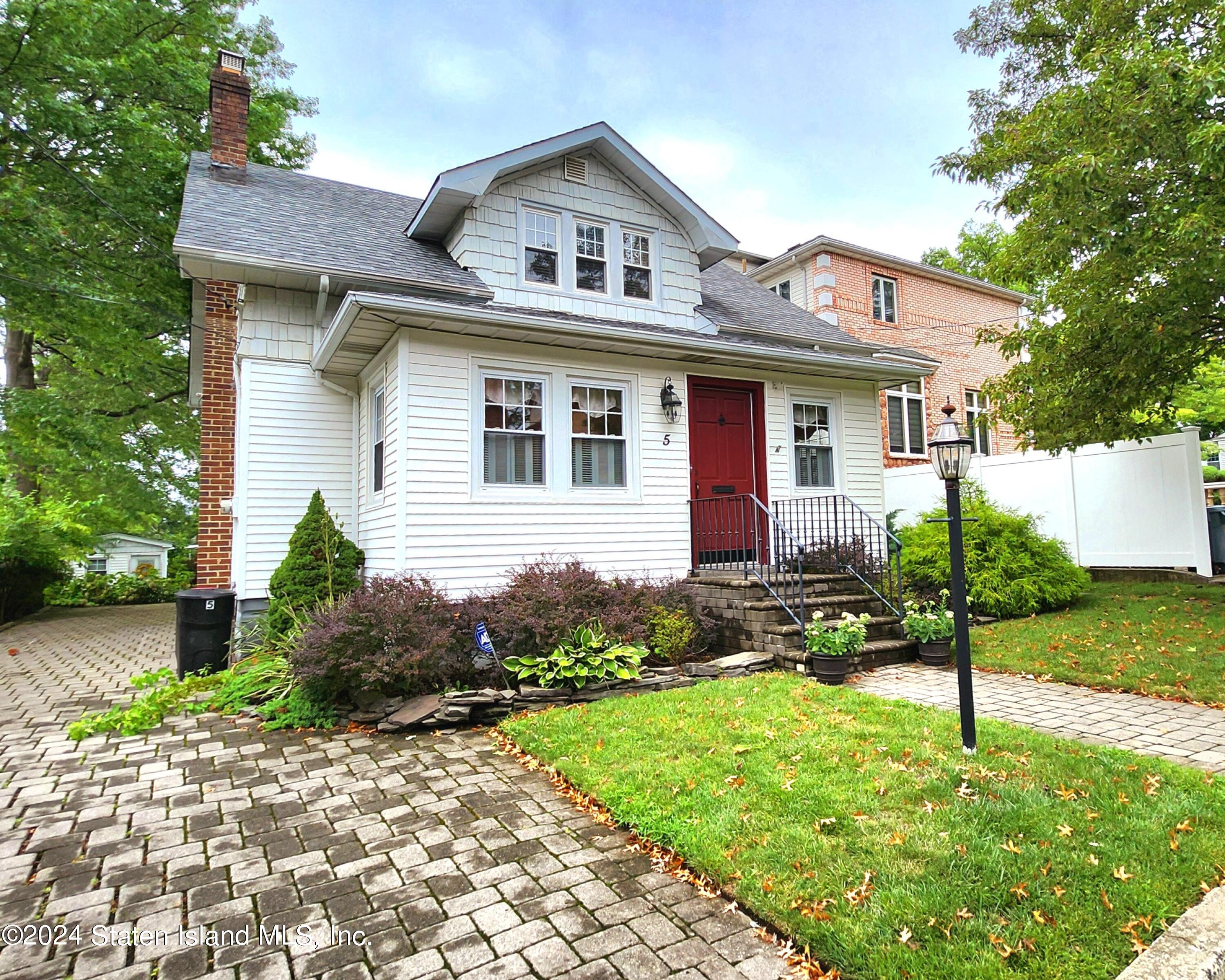 Dunham St, Staten Island, NY 10309