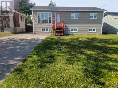 103 Byrd Ave, Gander, NL, A1V2A7 | Card Image