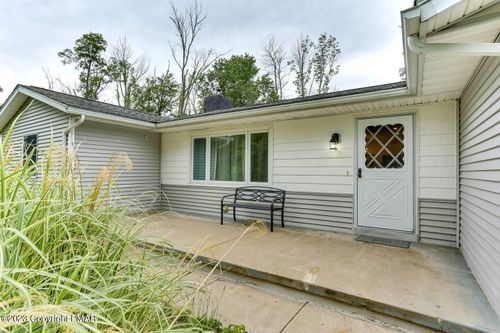 125 Woodlane Rd, Canadensis, PA, 18325-7858 | Card Image