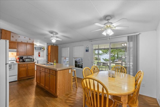 1415 Cedar St Ne, House other with 3 bedrooms, 2 bathrooms and 1 parking in Steinhatchee FL | Image 8