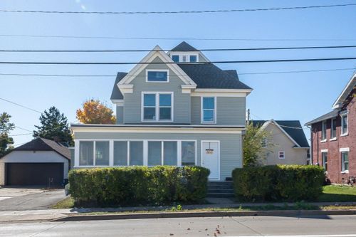 75 W Pine St, Platteville, WI, 53818-3111 | Card Image