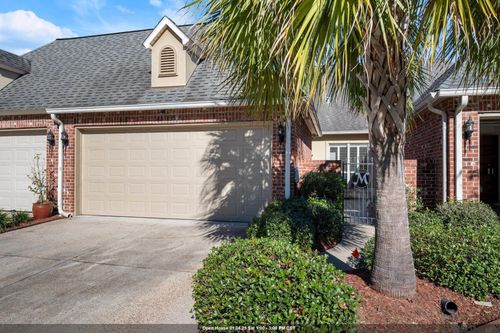 40113 Champion Tif Dr, Gonzales, LA, 70737-8533 | Card Image