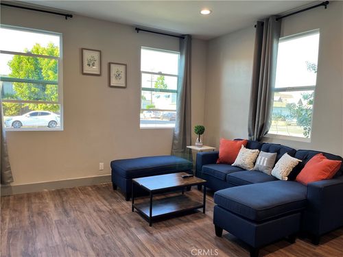 7852 16th St, Westminster, CA, 92683-4428 | Card Image