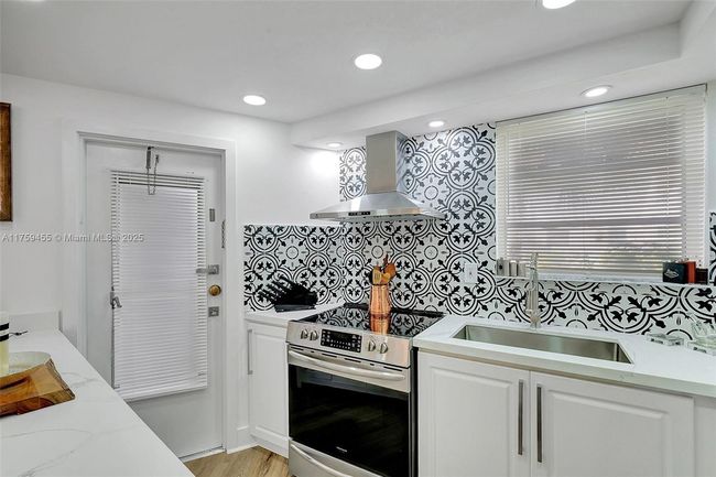 APT-142 - 18740 Ne 18 Th Ave, Condo with 1 bedrooms, 1 bathrooms and null parking in Miami FL | Image 5