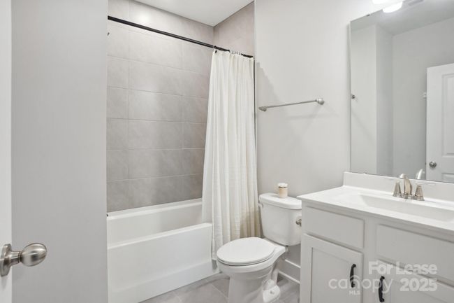 562 Amalfi Dr, Townhouse with 4 bedrooms, 4 bathrooms and null parking in Davidson NC | Image 14