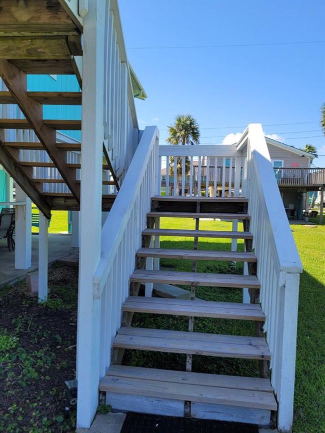 16606 John Davis Rd, House other with 2 bedrooms, 1 bathrooms and null parking in Jamaica Beach TX | Image 27