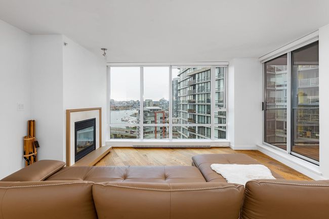 2205 - 8 Smithe Mews, Condo with 2 bedrooms, 2 bathrooms and 1 parking in Vancouver BC | Image 5