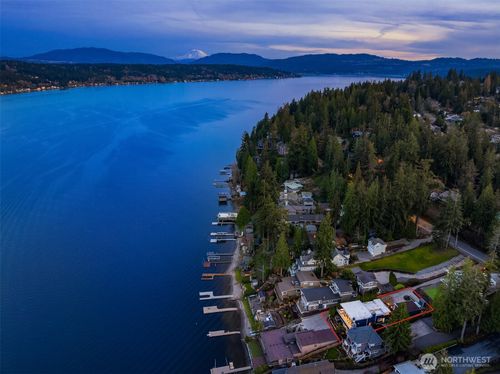 2452 W Lake Sammamish Pkwy Ne, Redmond, WA, 98052-5917 | Card Image