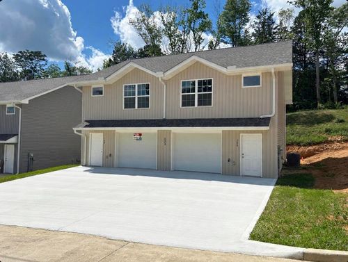 323 Keswick Dr, Morristown, TN, 37813-5658 | Card Image