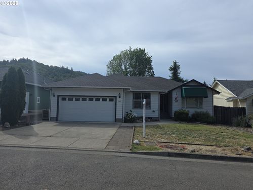 260 Village Dr, Winchester, OR, 97495-8906 | Card Image