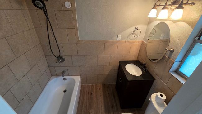 Master's Bathroom | Image 14
