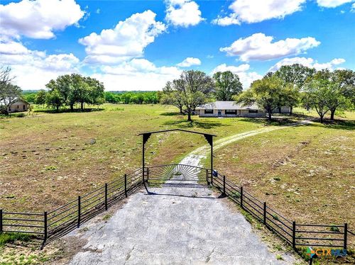 1212 County Road 337, La Vernia, TX, 78121-4819 | Card Image
