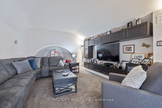 2400 La Salle Line, House other with 4 bedrooms, 3 bathrooms and 12 parking in St. Clair ON | Image 14
