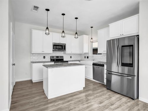 2719 Garden Grove Rd, Grand Prairie, TX, 75052-4432 | Card Image