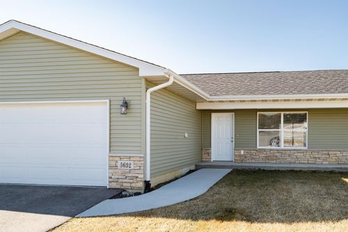 5632 Keith Ln, Waterloo, IA, 50701-2312 | Card Image