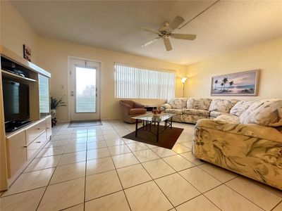 138 - 138 Markham G, Condo with 1 bedrooms, 1 bathrooms and null parking in Deerfield Beach FL | Image 2