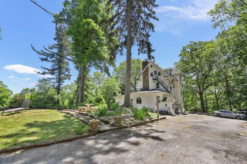 42 N Healy Ave, Hartsdale, NY, 10530-3104 | Card Image