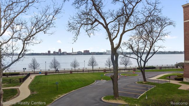 APT-29 - 200 River Place Dr, Condo with 2 bedrooms, 3 bathrooms and null parking in Detroit MI | Image 46