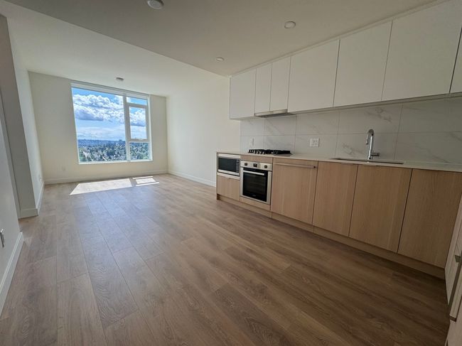 2710 - 308 Alderson Ave, Condo with 1 bedrooms, 1 bathrooms and null parking in Coquitlam BC | Image 6