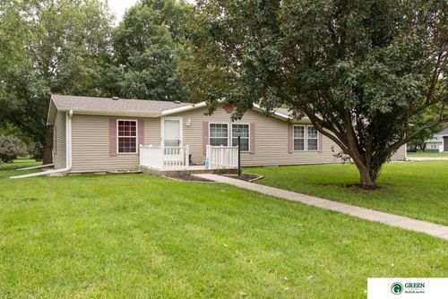 1002 E 5th St, Stromsburg, NE, 68666-4429 | Card Image