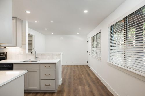 apt-17-1030 Nw Roanoke Ave, Bend, OR, 97703-1674 | Card Image