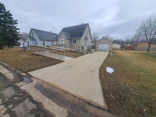 1403 11th Ave Nw, Austin, MN, 55912-1970 | Card Image