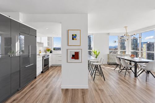 3203-2138 Madison Ave, Burnaby, BC, V5C6T6 | Card Image