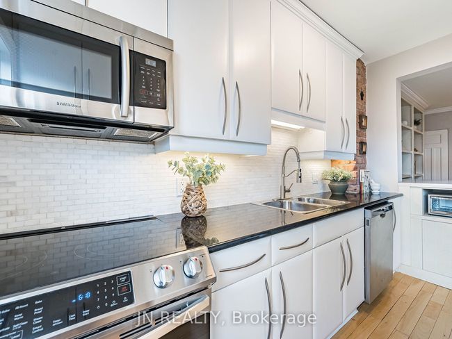 10 Roseheath Ave, House attached with 2 bedrooms, 2 bathrooms and null parking in Toronto ON | Image 22