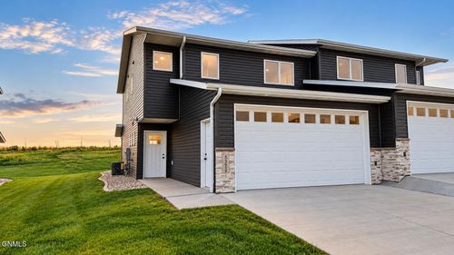 5322 Welder Ave, Bismarck, ND, 58503-1754 | Card Image