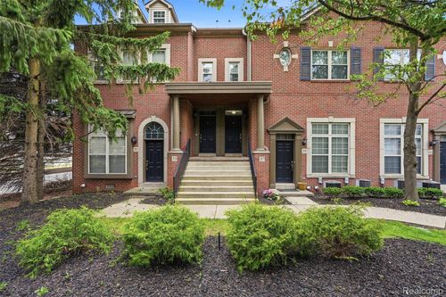 37 W Village Ln, Dearborn, MI, 48124-2265 | Card Image