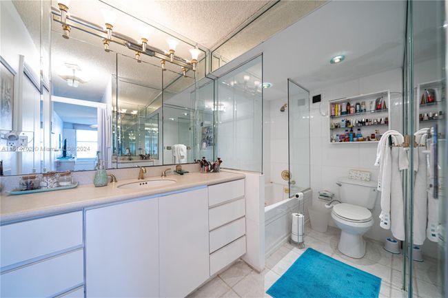 721 - 3800 S Ocean Dr, Condo with 2 bedrooms, 2 bathrooms and null parking in Hollywood FL | Image 23