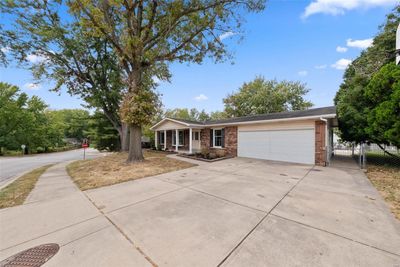 901 Concordia Lane, House other with 3 bedrooms, 1 bathrooms and 2 parking in St Charles MO | Image 2